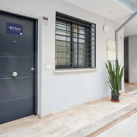 Contemporary Minimalist By Rems Appartement